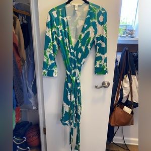 Diane Von Furstenberg Julian Wrap Dress Size 12